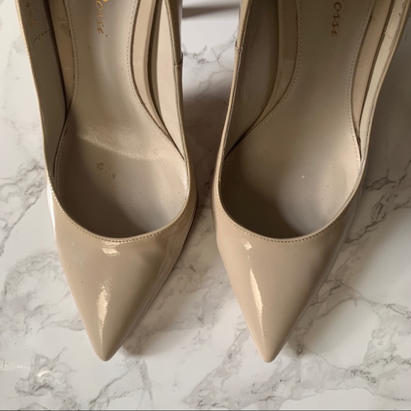 GIANVITO ROSSI - Vernice Shell Pumps - Picture 2 of 6